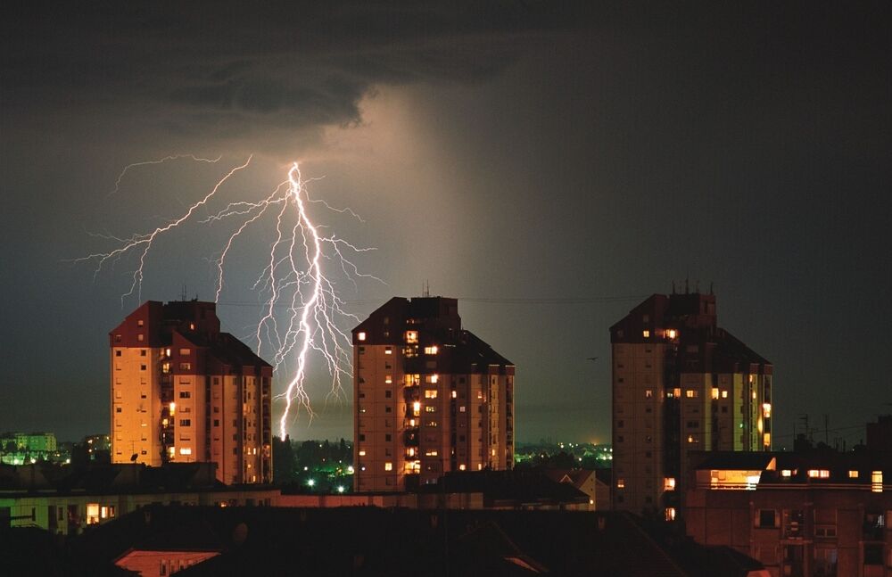 Nevreme, tmurni oblaci i grmljavina