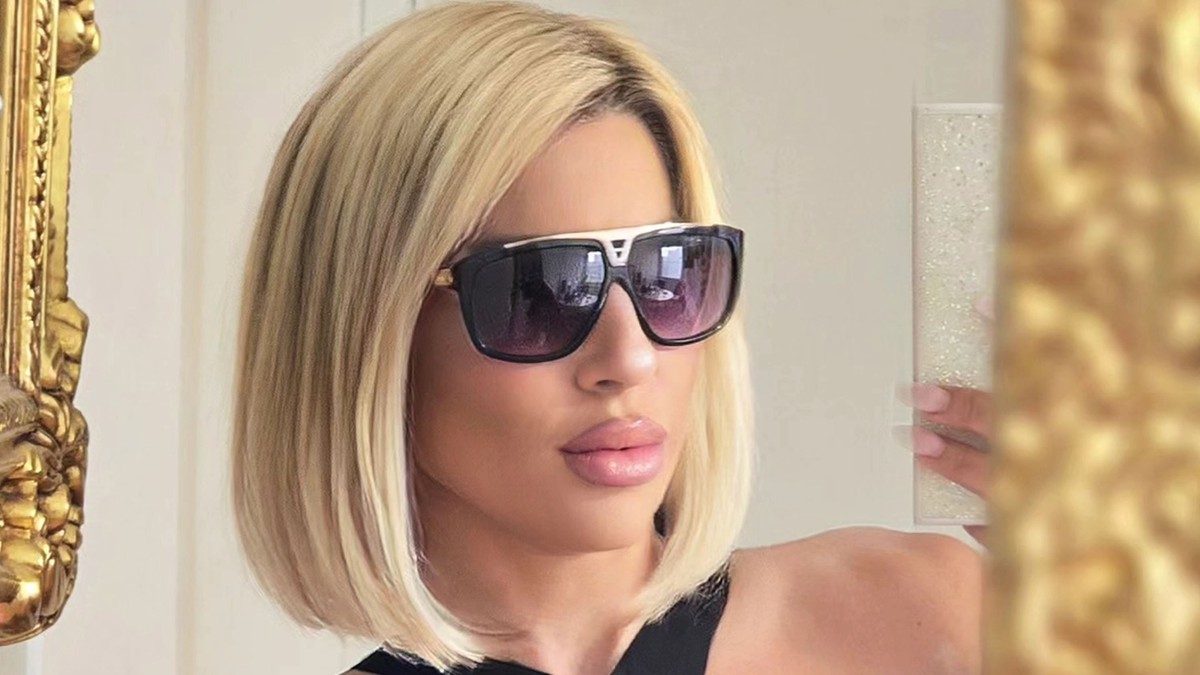 Jovana Jeremić u tanga farmerkama šeta Dorćolom: Šok, popustile joj kočnice