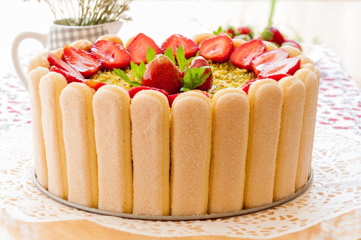 Torta sa jagodama bez pečenja