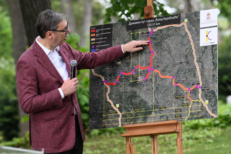 Najvažnije obraćanje od 2012; Predstavljeni impresivni rezultati; Vožd Karađorđe povezuje Beograd i Šumadiju