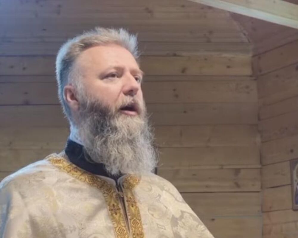 Otac Predrag Popović, Predrag Popović, Sveštenik Predrag Popović