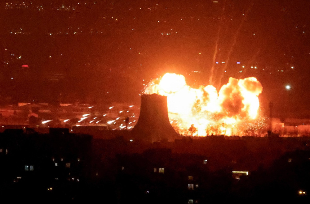 Eskalacija – SAD napale Iran; Teheran uzvratio; Gore američki razarači; Odjekuju eksplozije FOTO/VIDEO