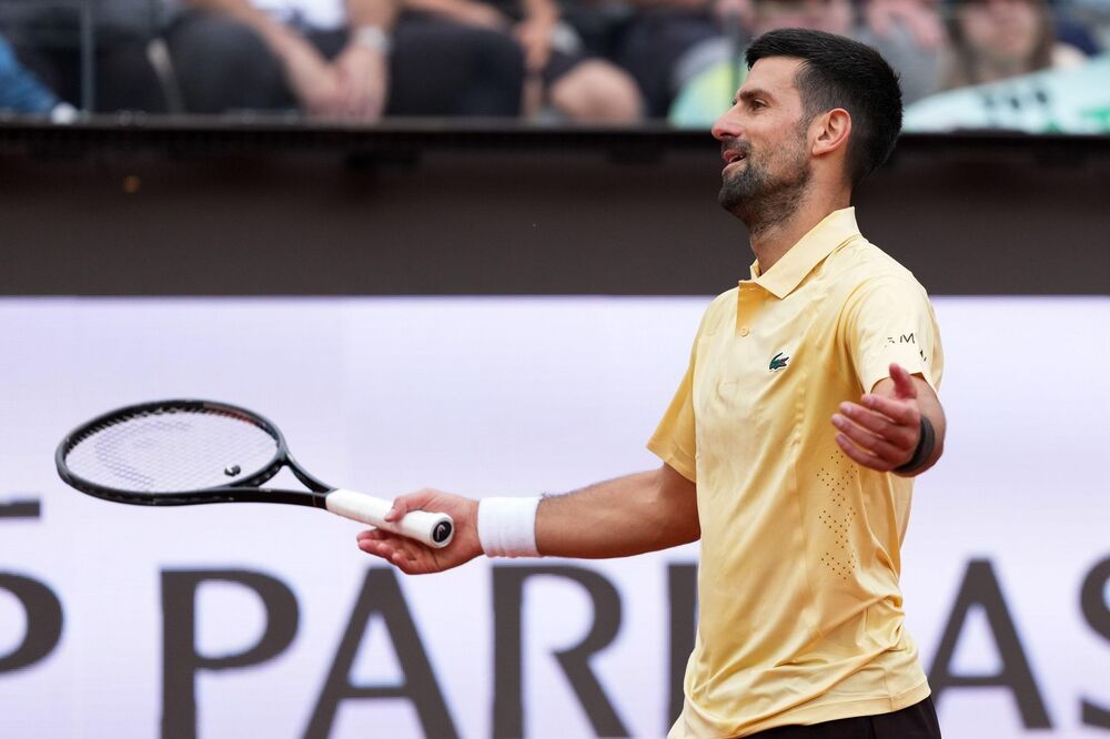 Novak Đoković na meču protiv Dina Prižmića u drugom kolu Mastersa u Rimu 2026. godine