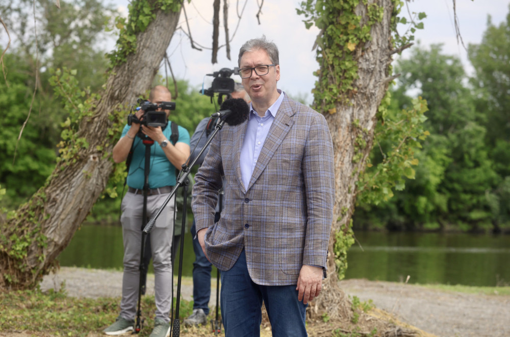 Vučić: "Pred nama su odlučujući izbori"; "Nećemo dozvoliti rušenje države"