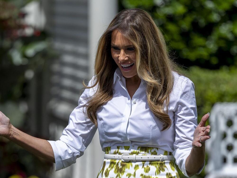 Melanija Tramp u bašti Bele kuće