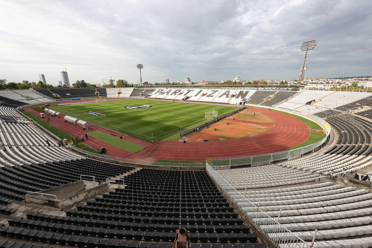 Partizan demolirao Ajaks