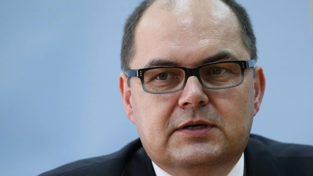 Kristijan Šmit podneo ostavku na mesto visokog predstavnika za BiH
