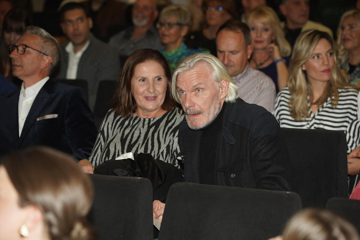 Koliko je Olga Odanović starija od Peleta?