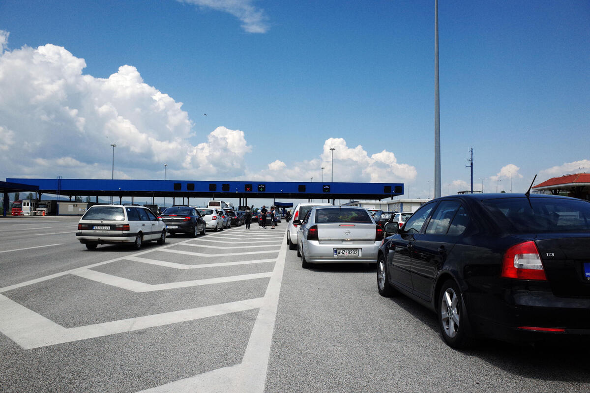 Teretnjaci čekaju četiri sata na prelazu Šid