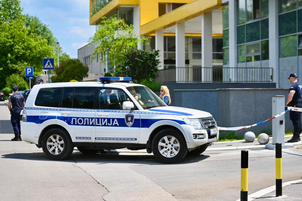 Sin pucao u majku