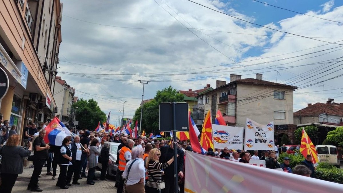Skup podrške Vučiću u Kumanovu u Severnoj Makedoniji: Okupilo se 2.000 ljudi