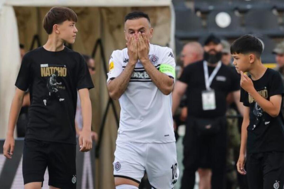 Natho plakao na oproštaju od Partizana