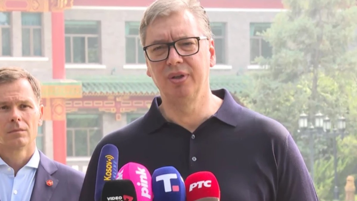 Vučić iz Pekinga nakon incidenta na Slaviji pozvao na dijalog