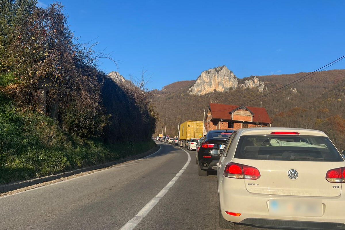 Velike gužve na graničnom prelazu sa Crnom Gorom