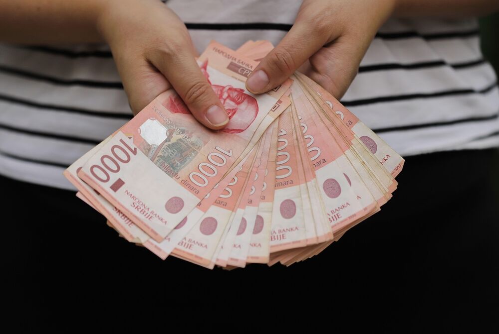 Poređane novčanice od 1.000 dinara