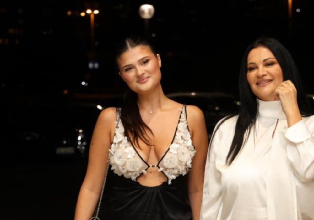 Jana Todorović, Kristina Džulijen Todorović