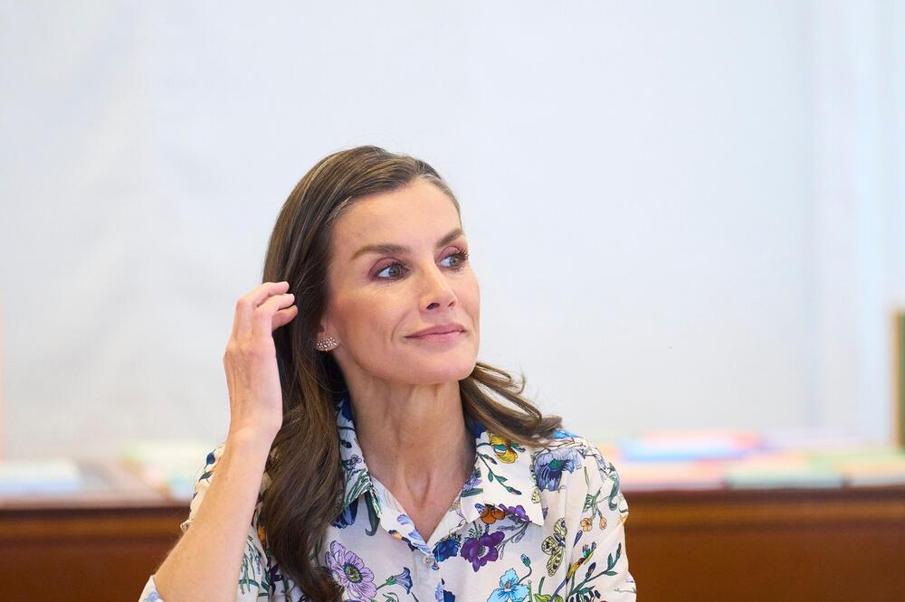 Španska kraljica Leticija u cvetnoj haljini