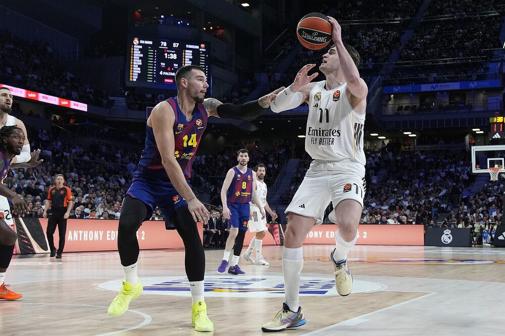 Mario Hezonja (desno)