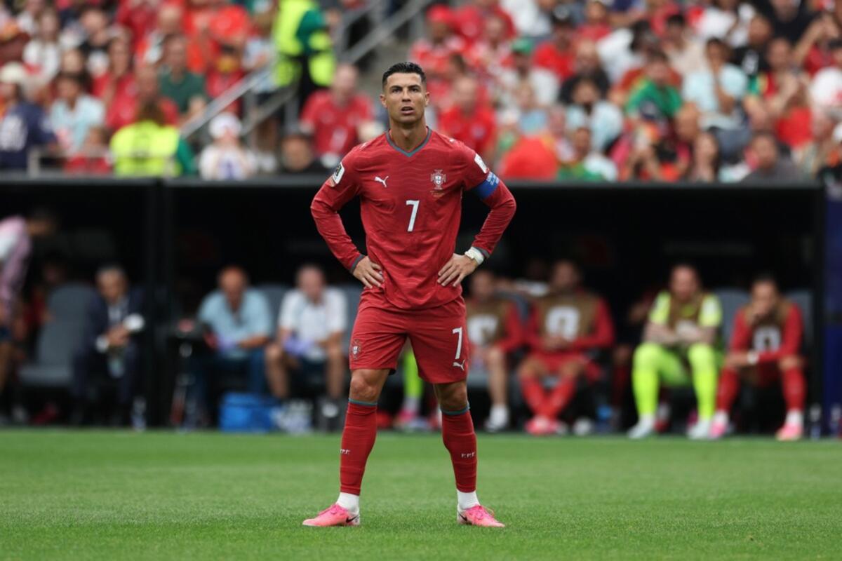 Morbidno i jezivo: Navijači Portugala traže od pokojnog Žote da doda loptu Ronaldu