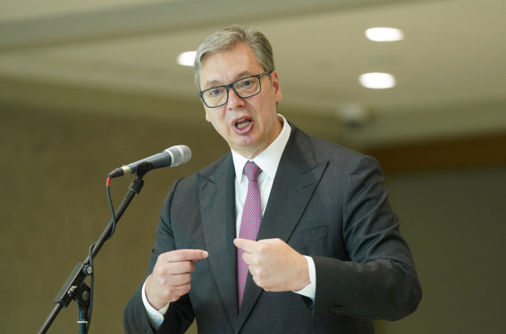 Vučić: Zvučni top je izmišljotina, a znamo od koga je potekla; Oni koji nemaju podršku naroda, moraju da lažu
