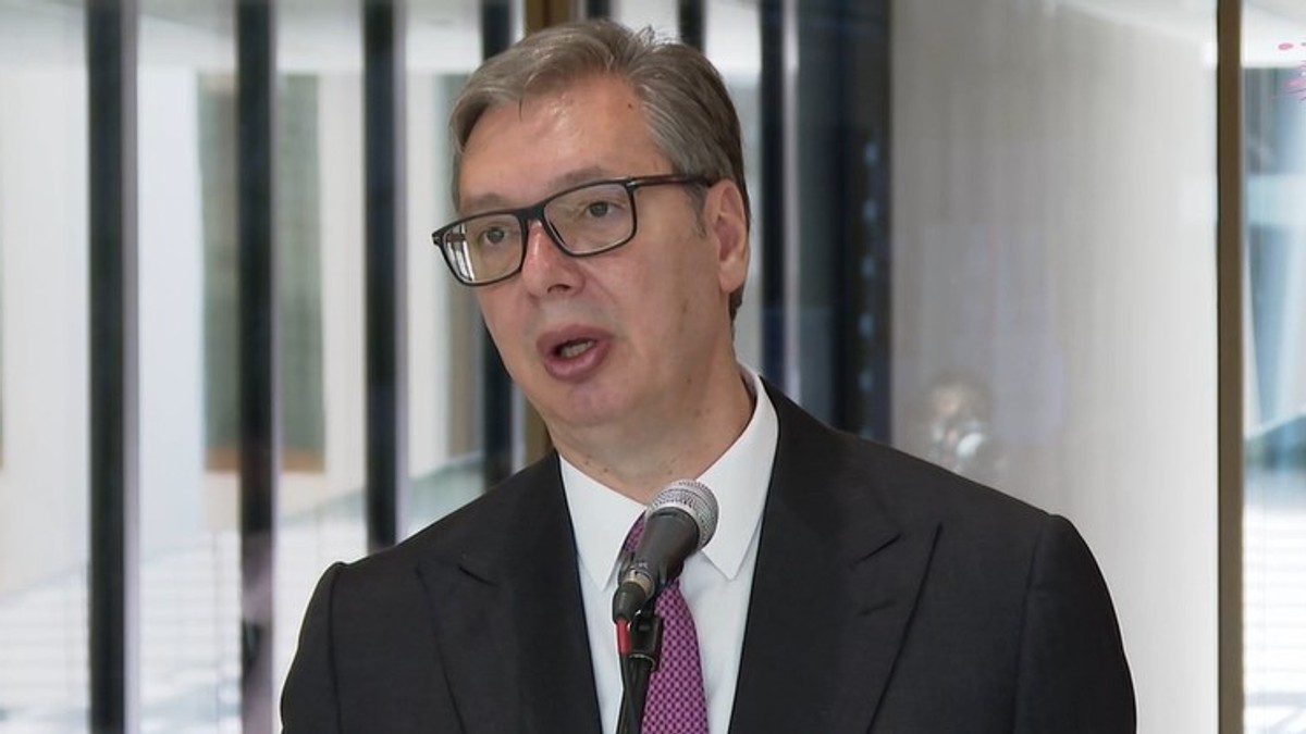 Vučić: Mislim da znamo od koga je laž o zvučnom topu potekla