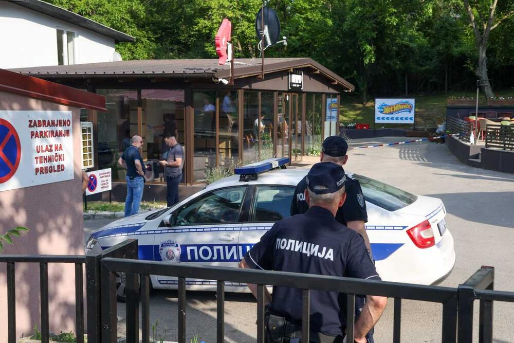 Kumodraž, Pucnjava, Kafić