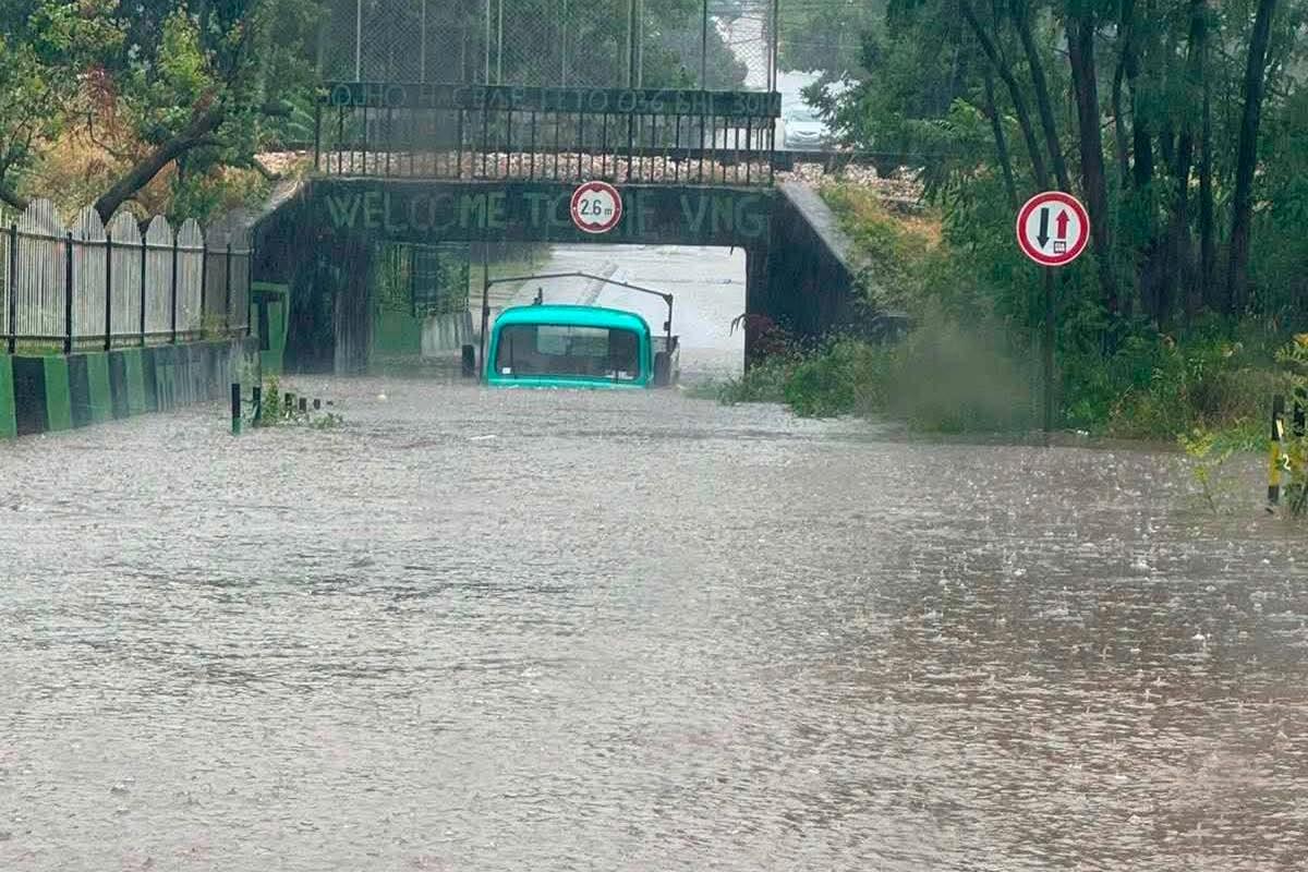 Kamion u Kraljevu zaglavljen zbog poplave