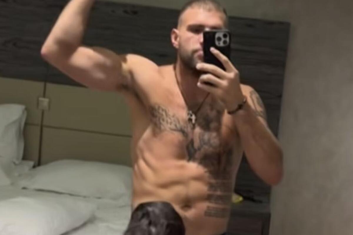 Veljko Ražnatović pokazao mišićavo telo