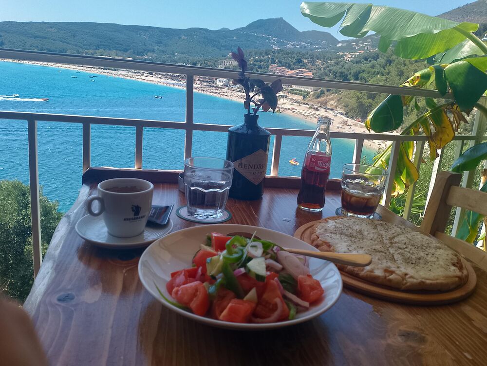Prelep pogled iz kafića