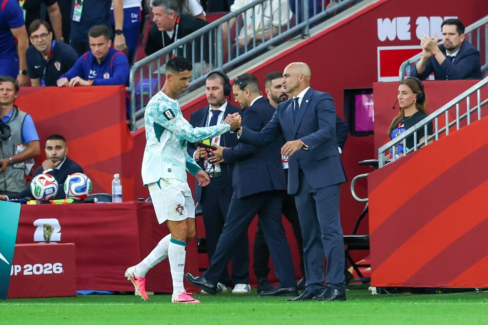Trenutak kada je Roberto Martinez zamenio Kristijana Ronalda na utakmici Portugala i Hrvatske u šesnaestini finala Svetskog prvenstva 2026. godine