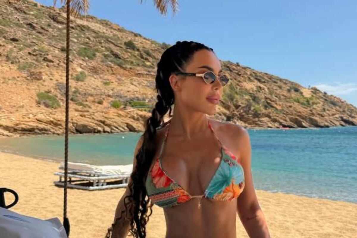 Helena Topalović u minijaturnom bikiniju