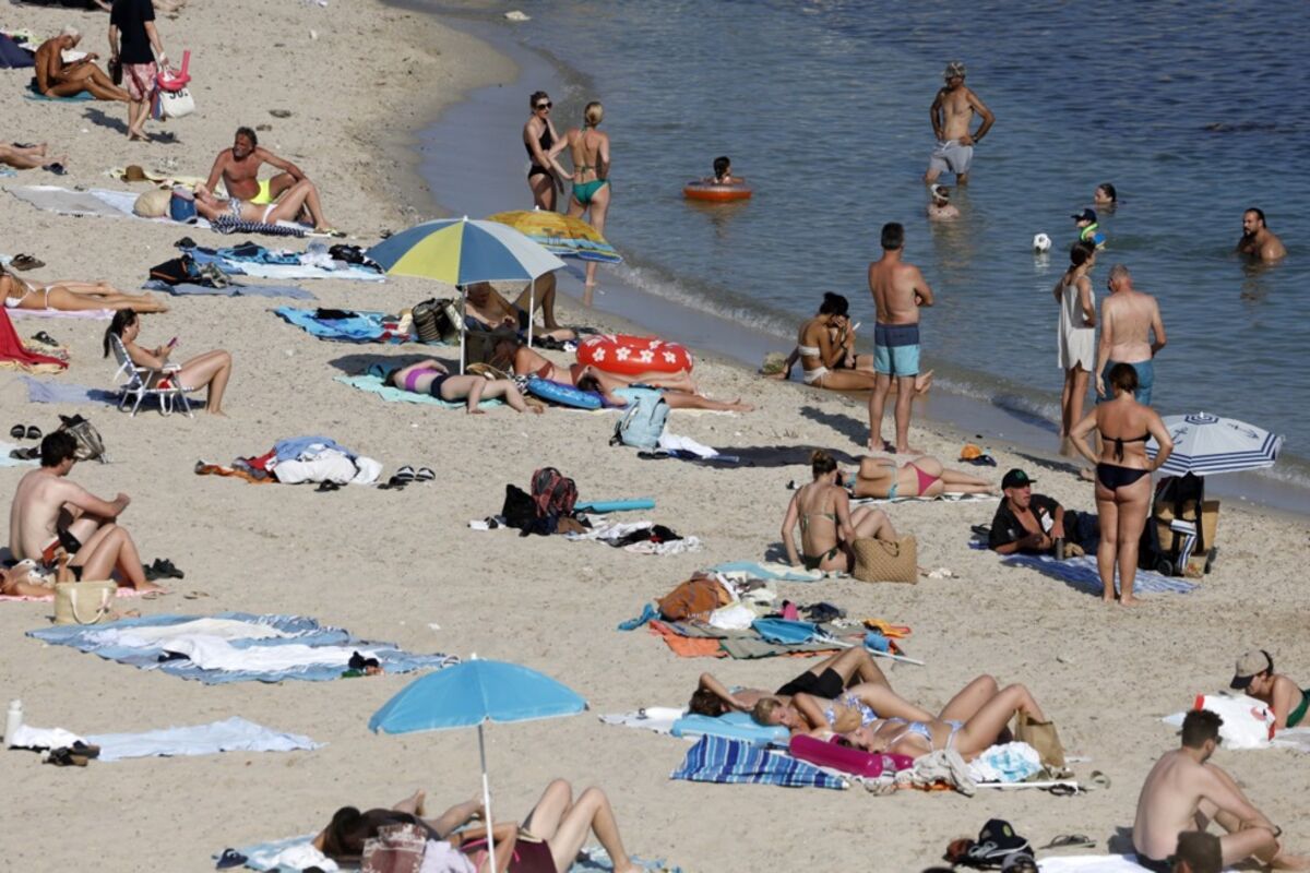 Prevrnuo se čamac sa turistima iz Srbije u blizini Paralije