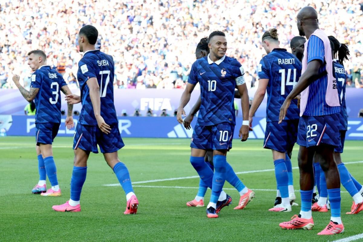 FRANCUZI PORODILI PLASMAN U ČETVRTFINALE: Prljavi Paragvajci žestoko namučili Trikolore, presudio Mbape sa penala