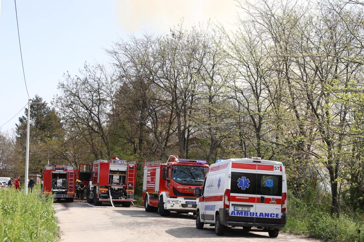Požar zahvatio minsko polje u Mostaru
