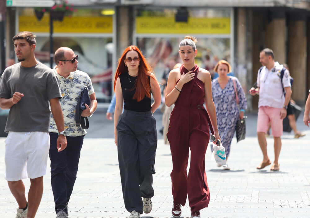 lepo vreme, lepo vreme u beogradu, Leto, vrućina, vrućine, odevne kombinacije, Modna patrola, Odevna kombinacija