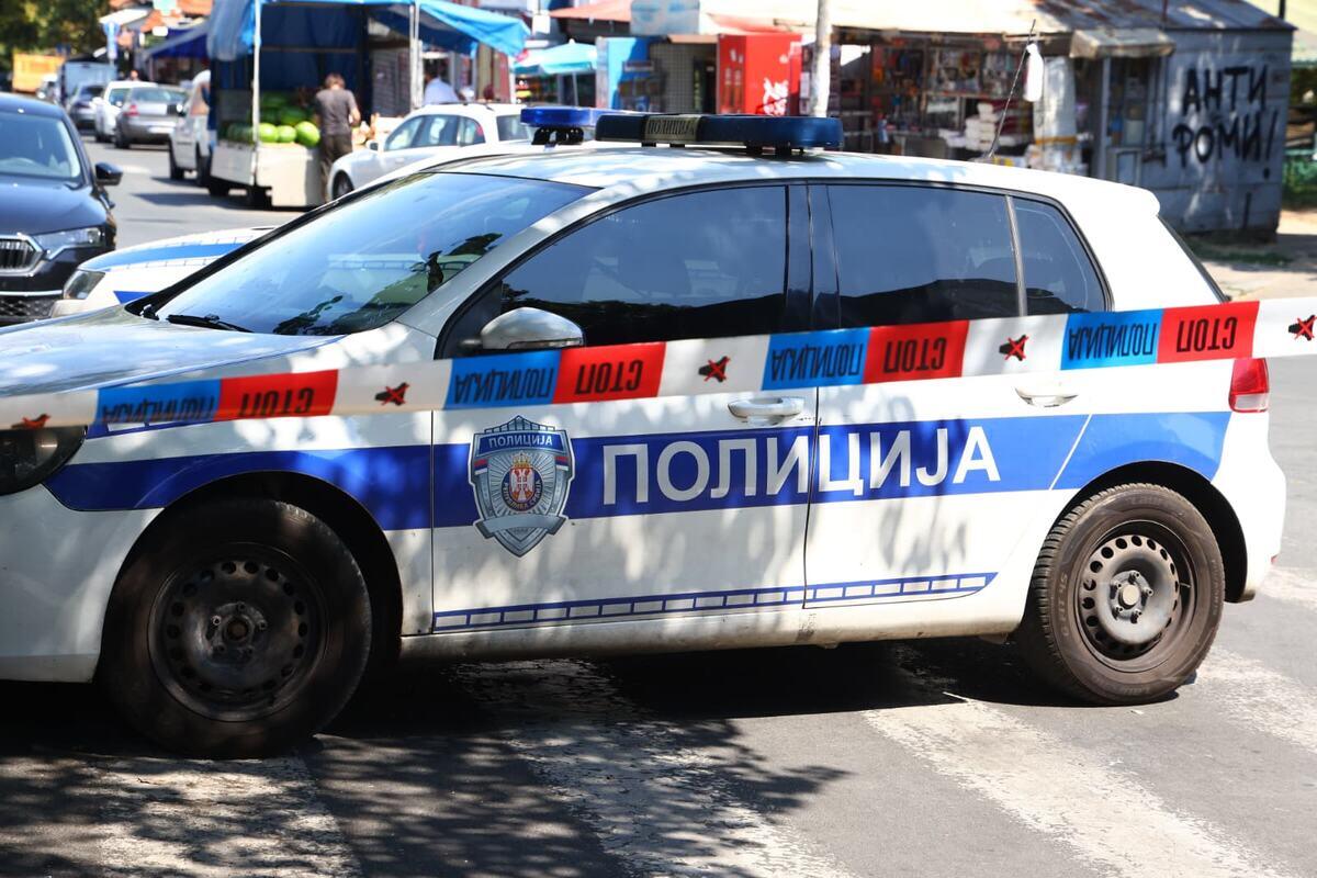Bacio topovski udar na kuću zatvorenika pa pokušao da je zapali
