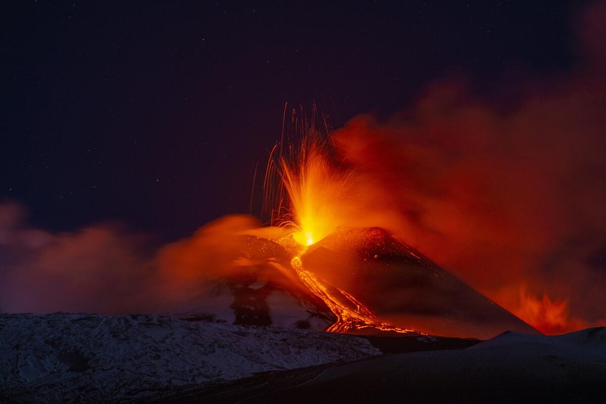 Erupcija Etne izazvala neviđen haos na Siciliji