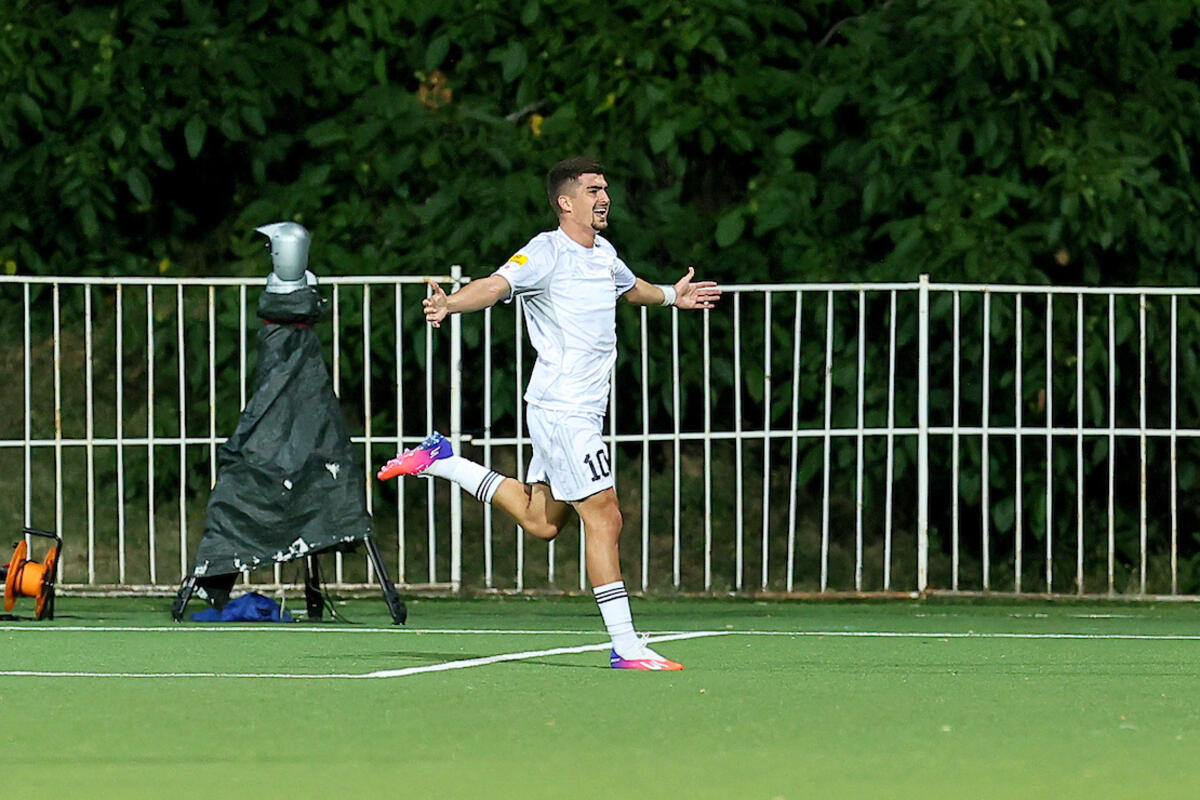 Uroš Miladinović plesom "ugasio romantiku!" Čukarički lider na krilima ofanzivca