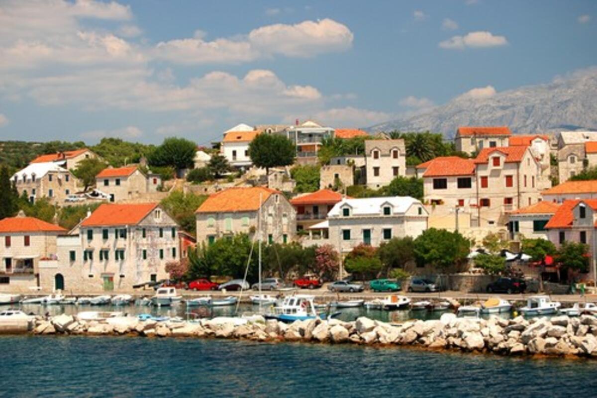 Nemac kukao zbog cena na Braču, pa dobio vaspitnu