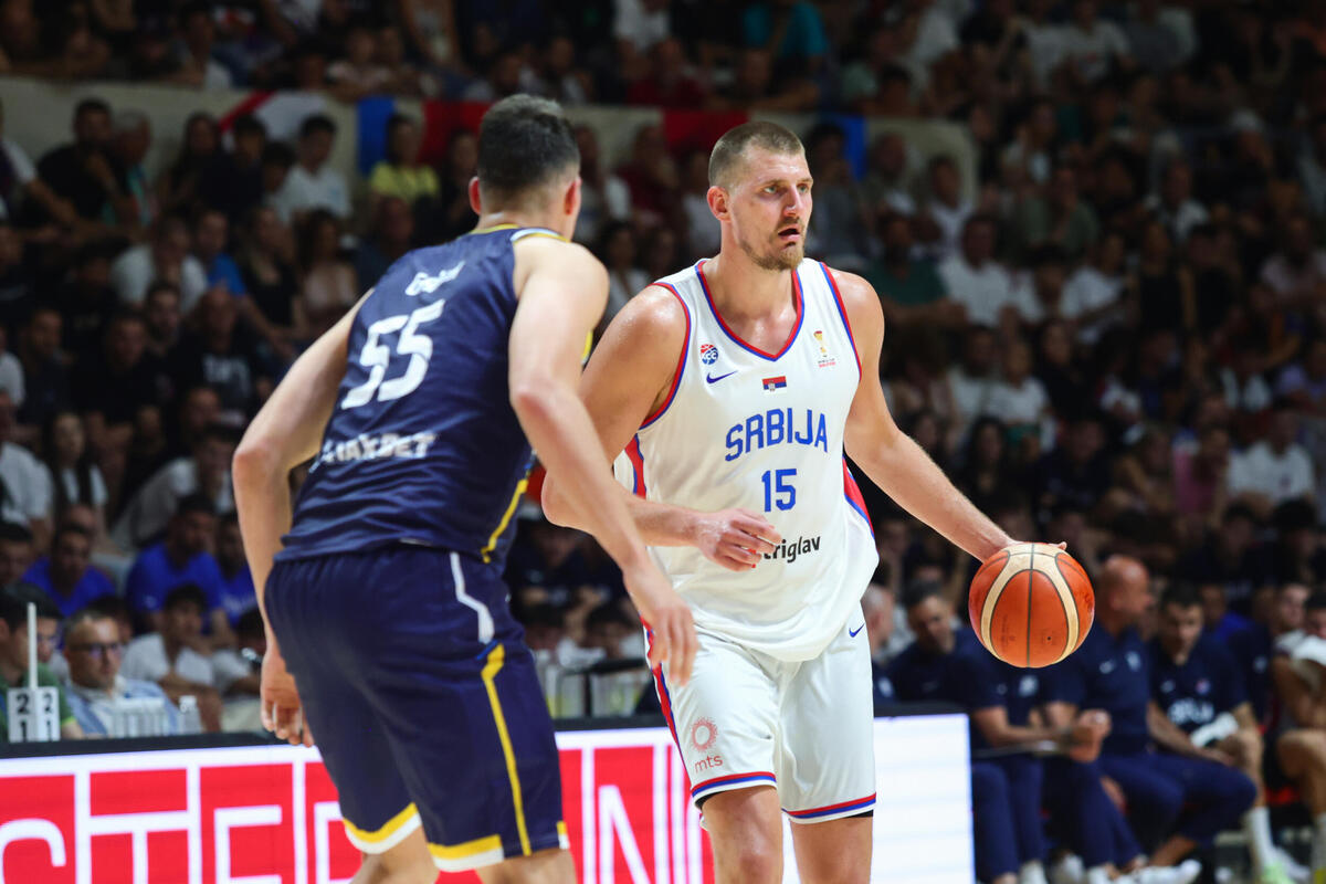 Srbija u novim dresovima protiv Francuske