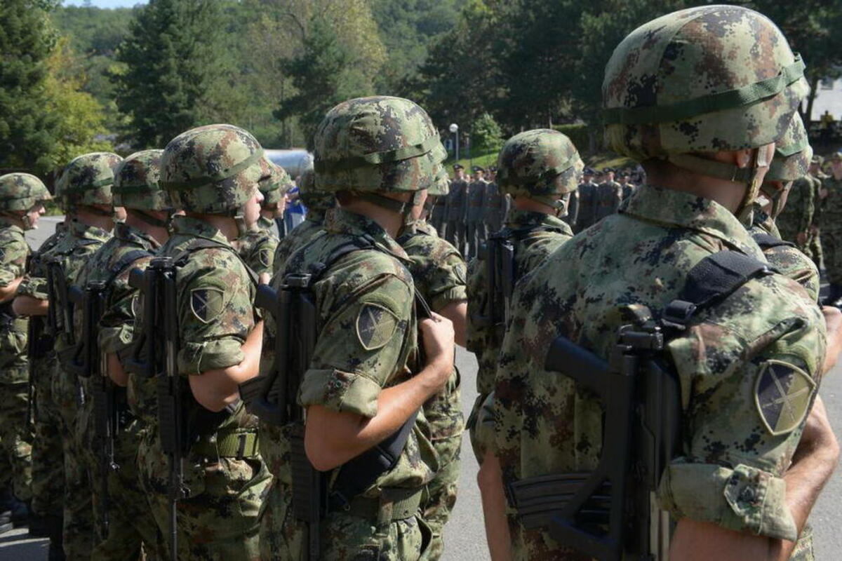 Ko prvi dobija poziv za vojsku i šta sve regrute čeka u kasarnama?
