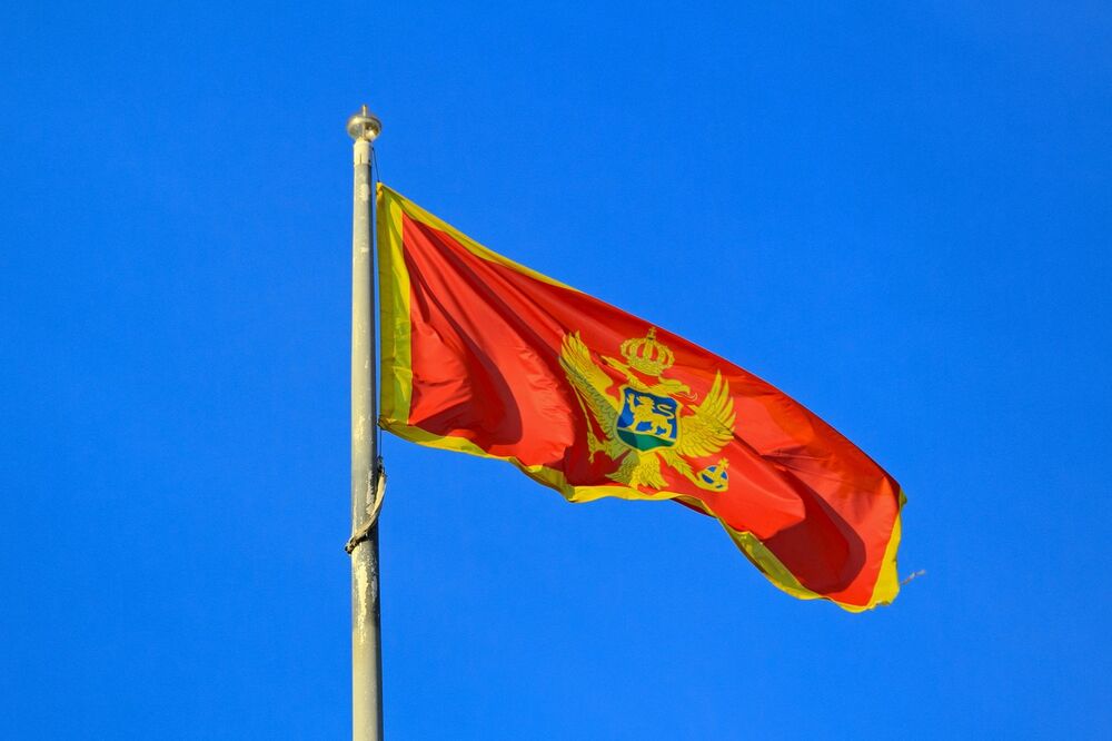 Crna Gora, Crnogorska zastava