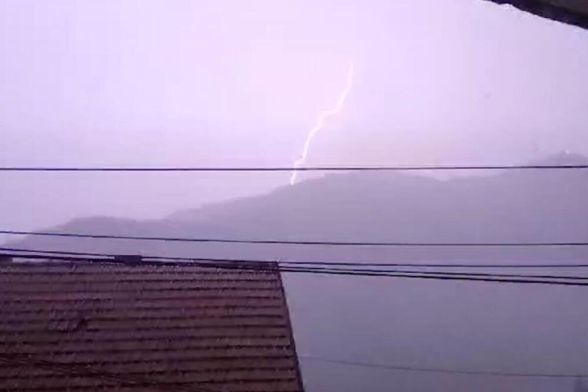 RHMZ upalio narandžasti meteoalarm, pljuskovi i grmljavina prvo u Vojvodini