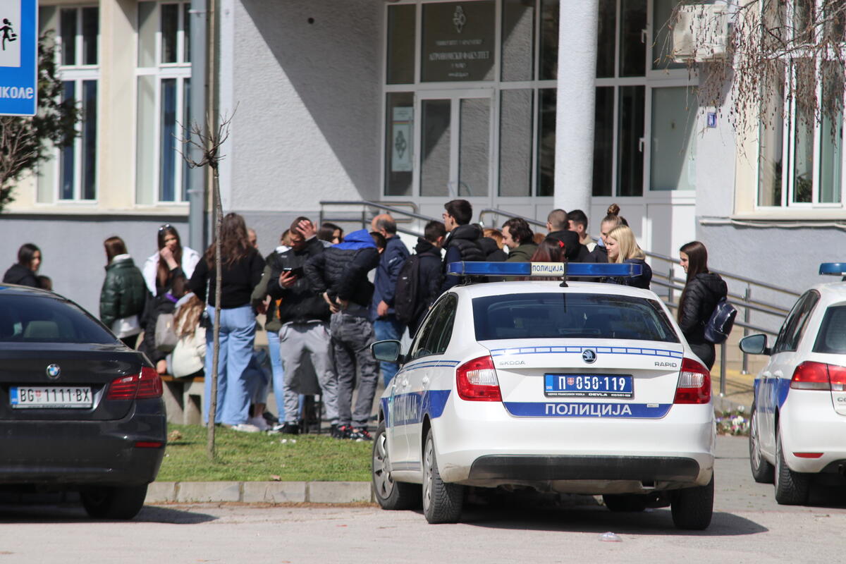 MUP o informaciji da je dete odnelo pištolj u školu