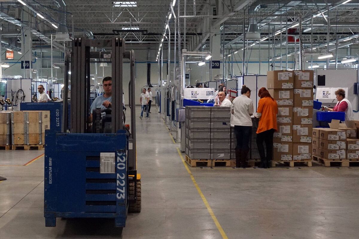 Domaća fabrika obuće iz Apatina pred gašenjem