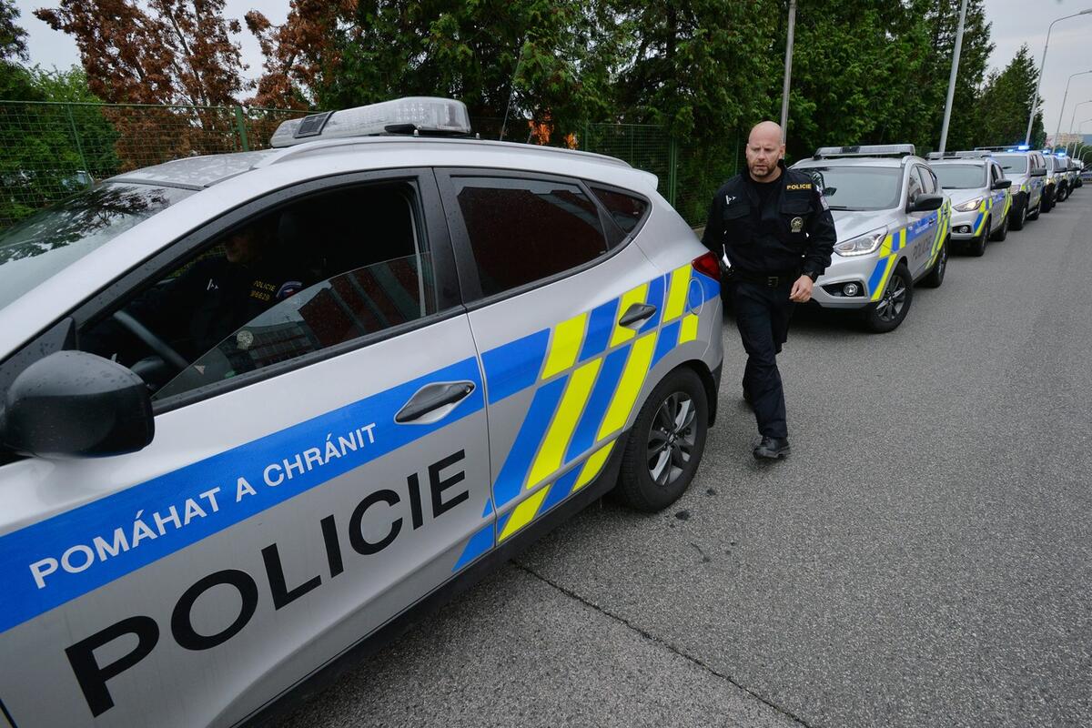 Đaci u školi skinuli dete do gole kože pa ga snimali