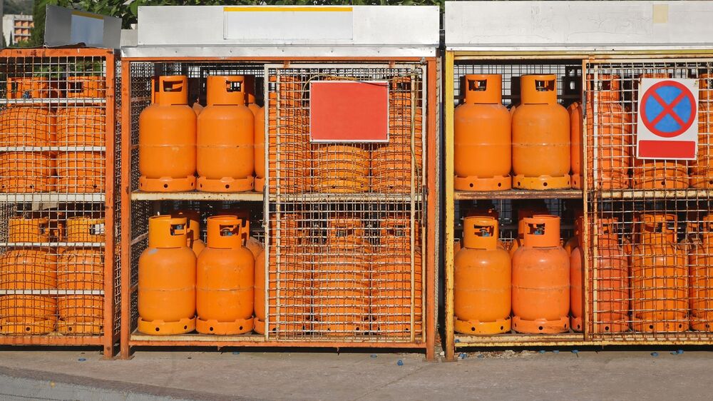 Gas