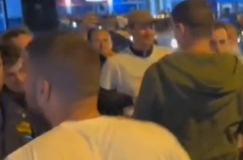 Novi snimak skandaloznog napada: Srdanović napravio haos u Novom Sadu; Blokader pesnicama na ženu VIDEO