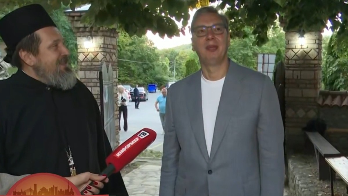 Aleksandra Vučića u manastiru Jovanja dočekao rođeni brat Miloša Bikovića