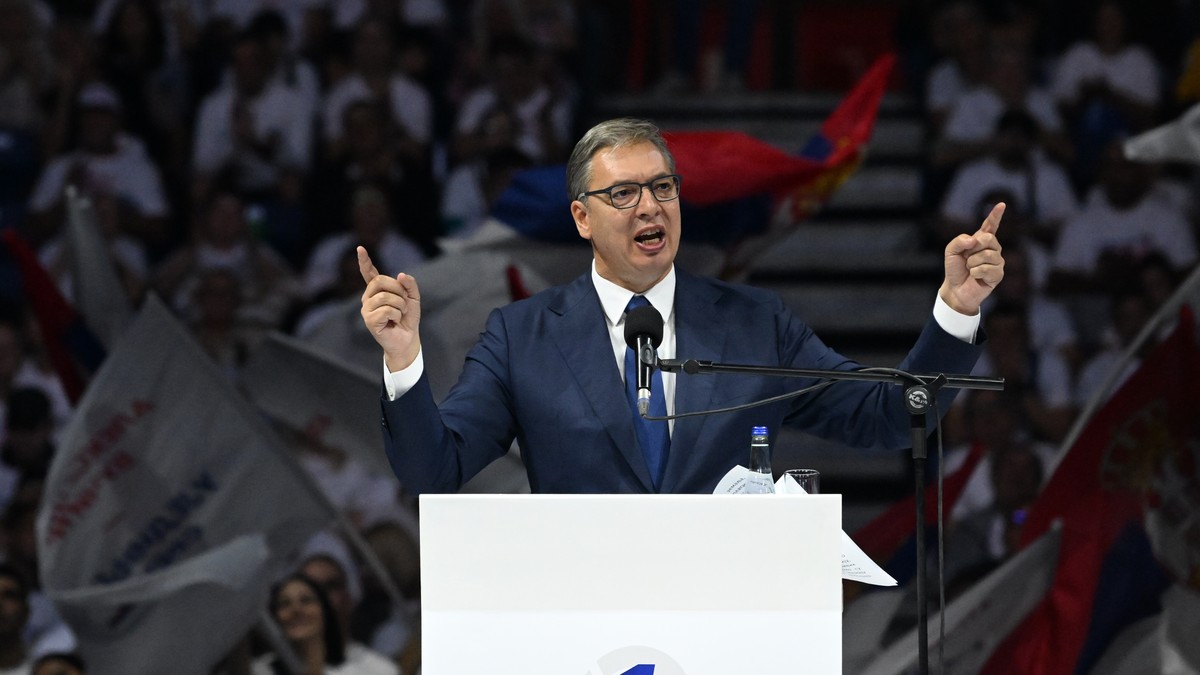 Vučić: Ako dobijem poverenje na izborima, svi će dobiti nove bolnice i domove zdravlja
